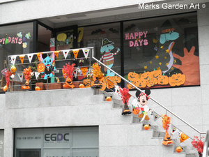 HalloweenDisplay2011_05.JPG