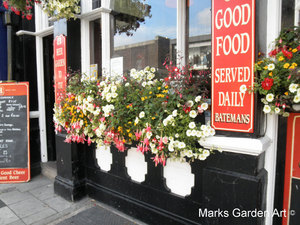 Pub_No.3_02.JPG