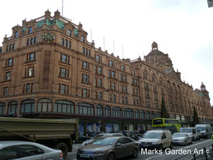 London-Harrods-2011_01.JPG