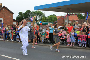 Olympic_torch2012_05.JPG