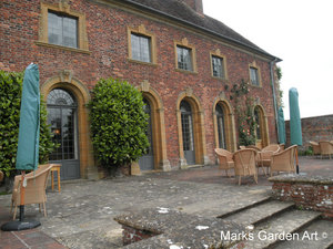 BarringtonCourt2012_05.jpg