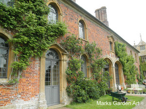 BarringtonCourt2012_06.jpg