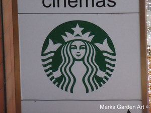 Starbucks-in-England_01.JPG